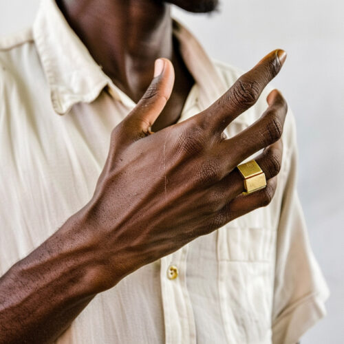 close-up-hand-wearing-ring